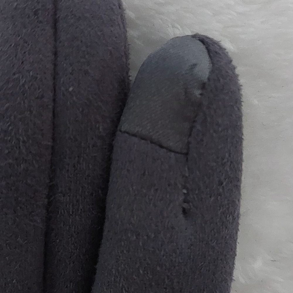 Women's UGG Gray One Size Gloves & Mittens - Picture 6 of 6